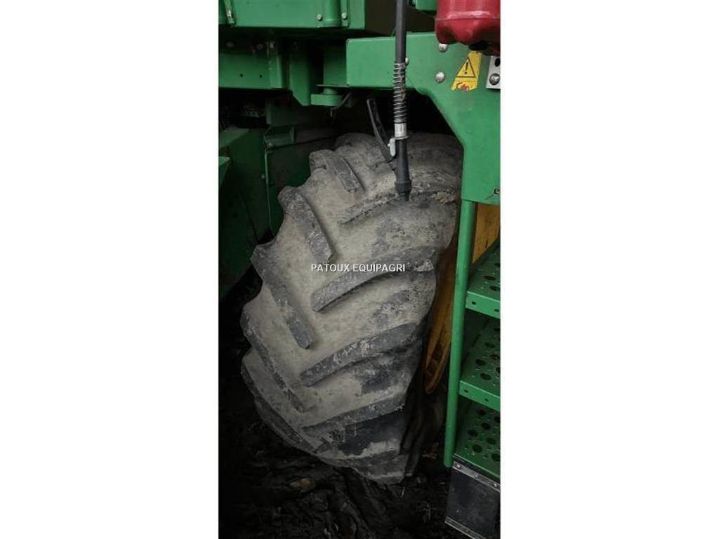 John Deere T560 Ražas novākšanas kombaini