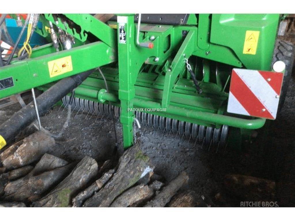 John Deere V461M Rituļu preses