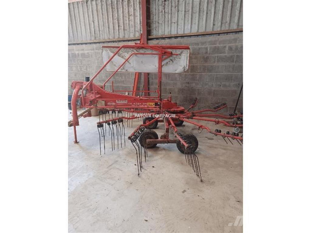 Kuhn GA4321 Grābekļi un siena ārdītāji