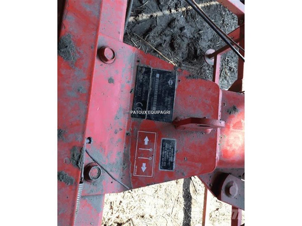 Kuhn GF5801 Grābekļi un siena ārdītāji