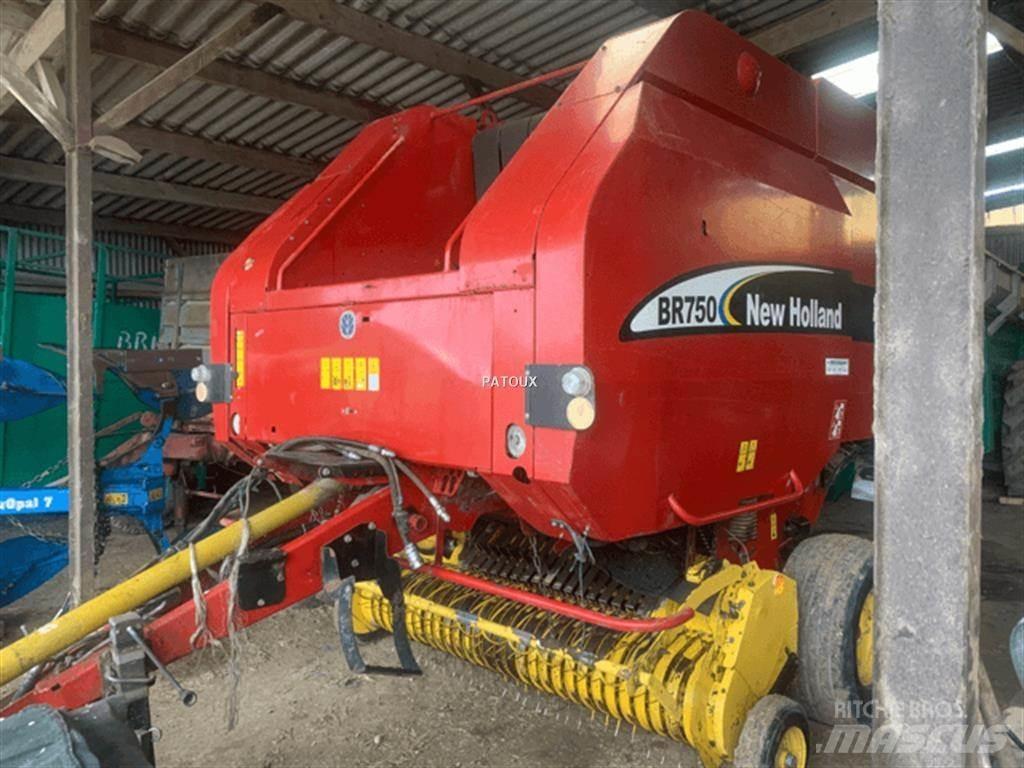 New Holland BR750 Rituļu preses