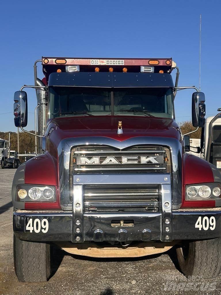Mack GR104FR Pašizgāzējs