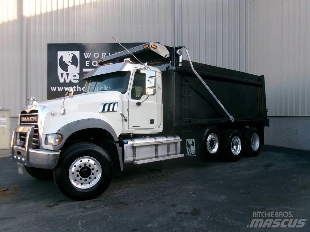 Mack GR64F Pašizgāzējs