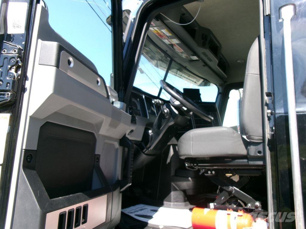 Mack GR64F Pašizgāzējs