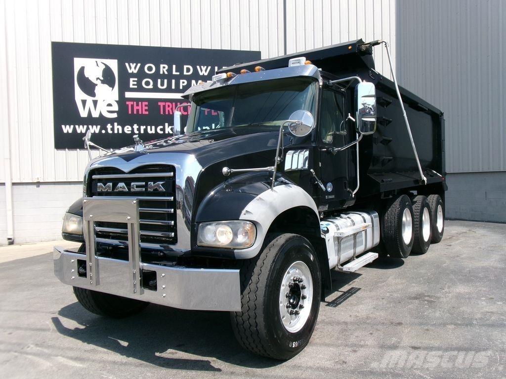 Mack GR64F Pašizgāzējs