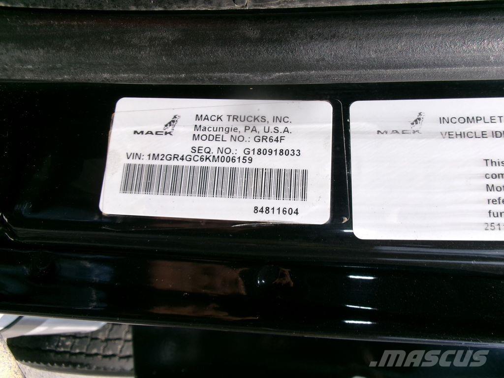 Mack GR64F Pašizgāzējs
