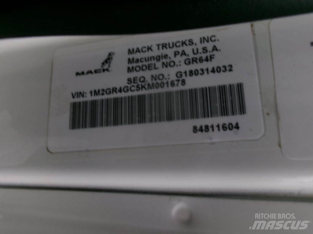 Mack GU713 Pašizgāzējs
