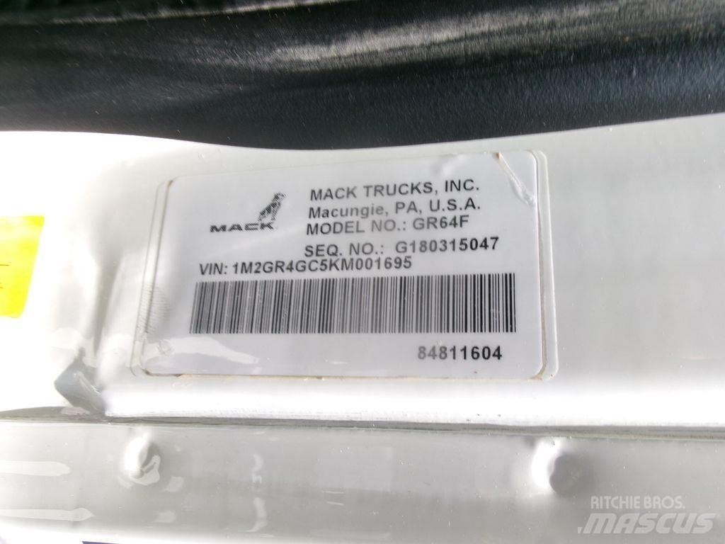 Mack GU713 Pašizgāzējs
