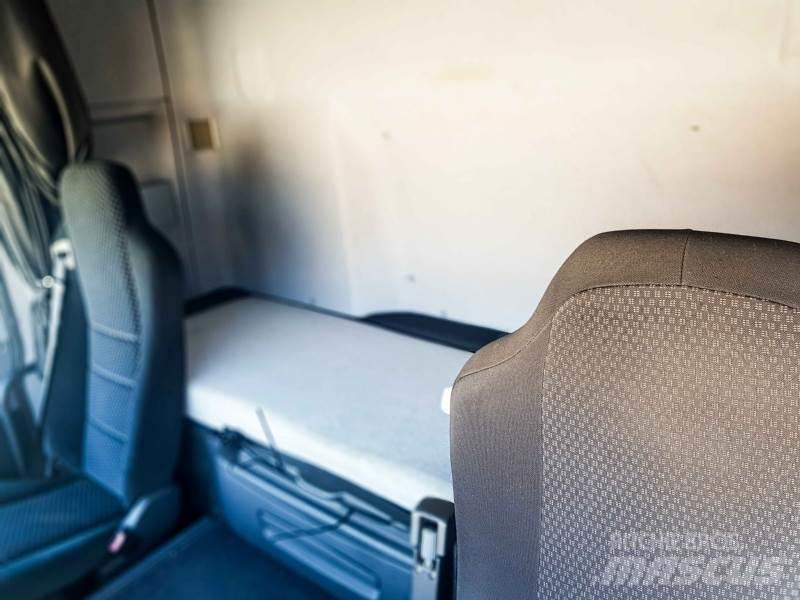 Mercedes-Benz 18.46 Šasija ar kabīni