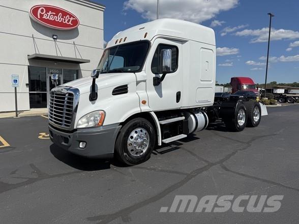 Freightliner CASCADIA 116 Vilcēji