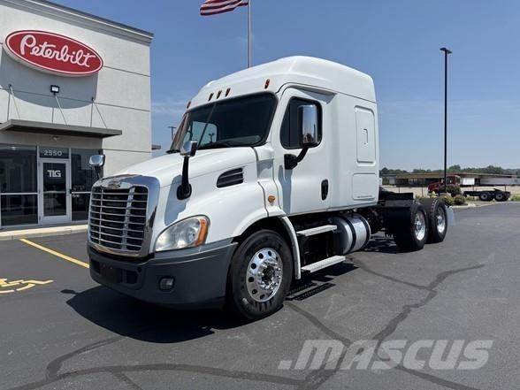 Freightliner CASCADIA 116 Vilcēji