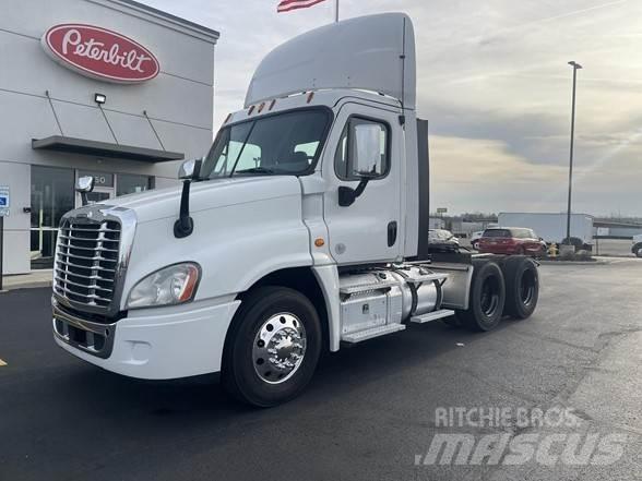 Freightliner CASCADIA 125 Vilcēji