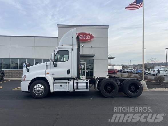 Freightliner CASCADIA 125 Vilcēji