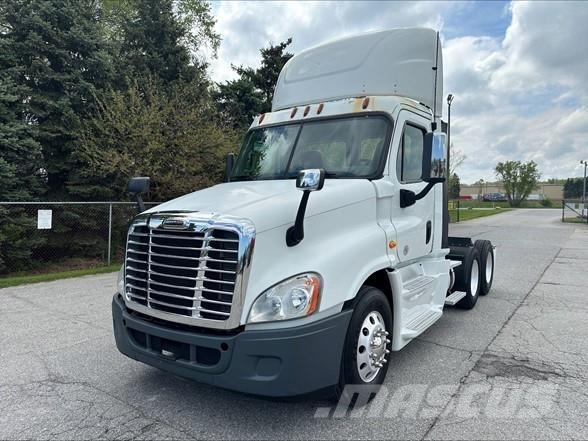 Freightliner CASCADIA 125 Vilcēji