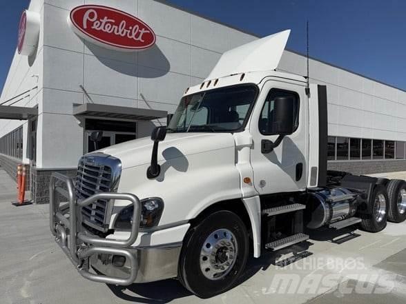 Freightliner CASCADIA 125 Vilcēji