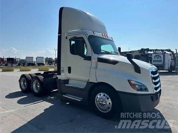 Freightliner CASCADIA 126 Vilcēji