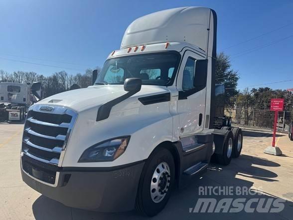 Freightliner CASCADIA 126 Vilcēji
