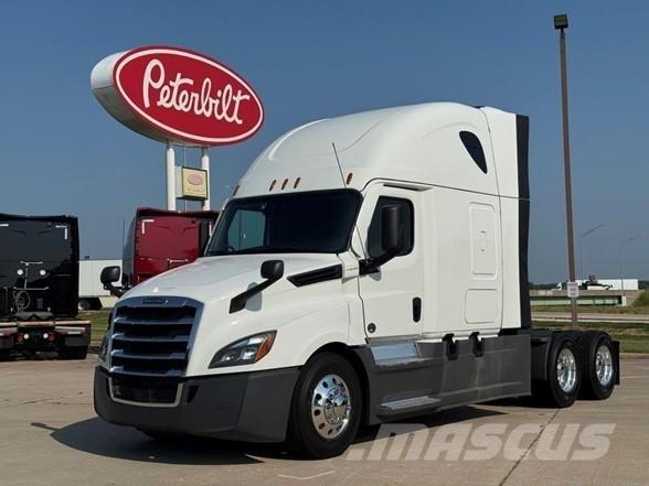 Freightliner CASCADIA 126 Vilcēji