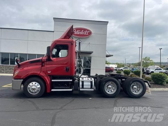 Freightliner CASCADIA 126 Vilcēji