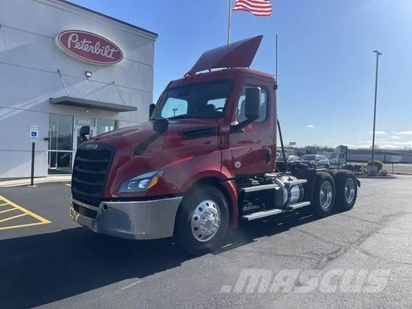 Freightliner CASCADIA 126 Vilcēji