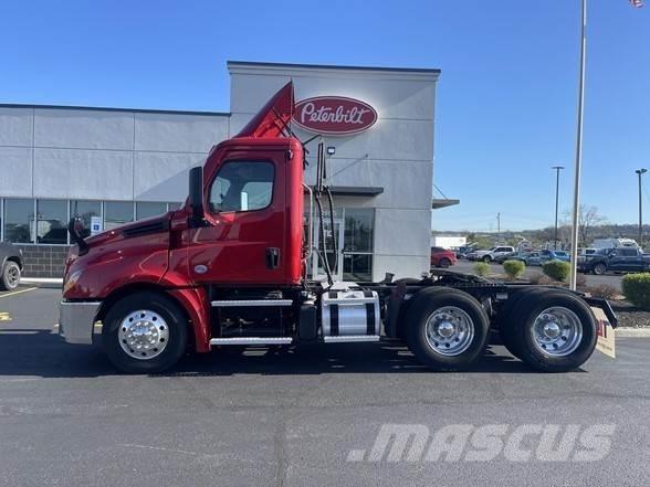 Freightliner CASCADIA 126 Vilcēji