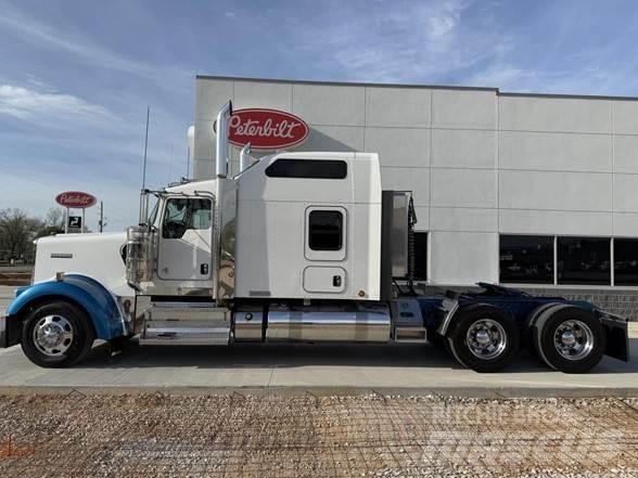 Kenworth W900B Vilcēji