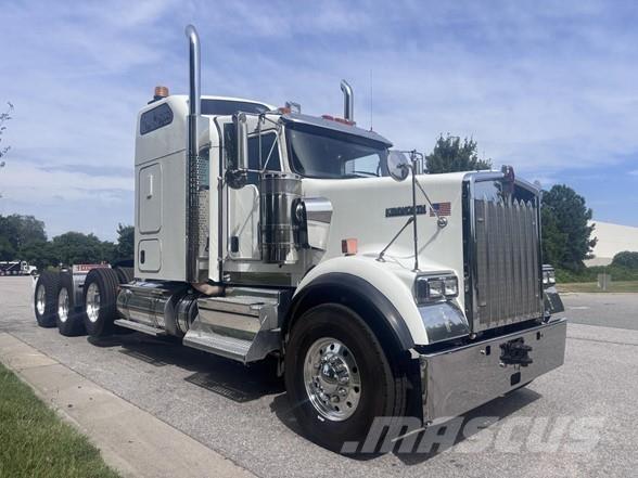 Kenworth W900B Vilcēji