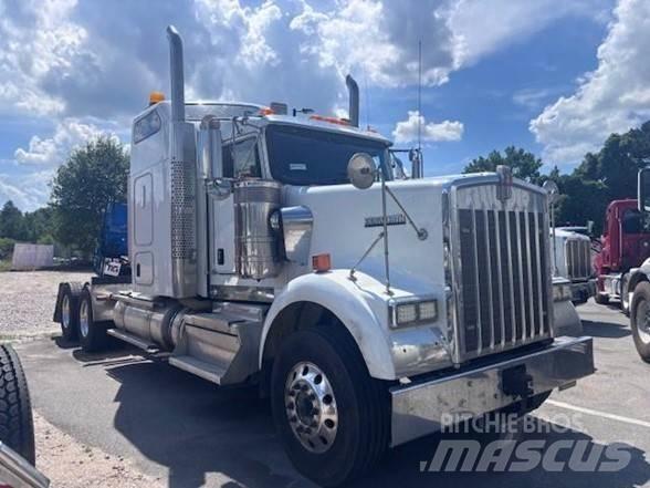 Kenworth W900B Vilcēji