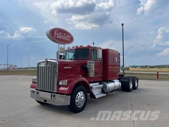 Kenworth W900B Vilcēji