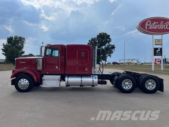 Kenworth W900B Vilcēji