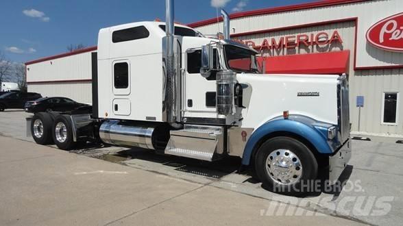 Kenworth W900L Vilcēji
