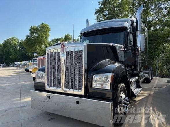 Kenworth W990 Vilcēji