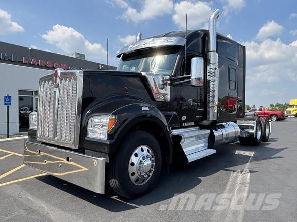 Kenworth W990 Vilcēji