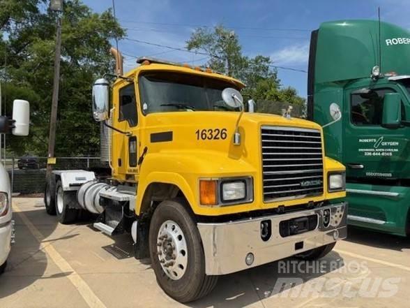 Mack PINNACLE CHU613 Vilcēji