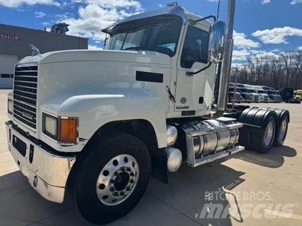 Mack PINNACLE CHU613 Vilcēji