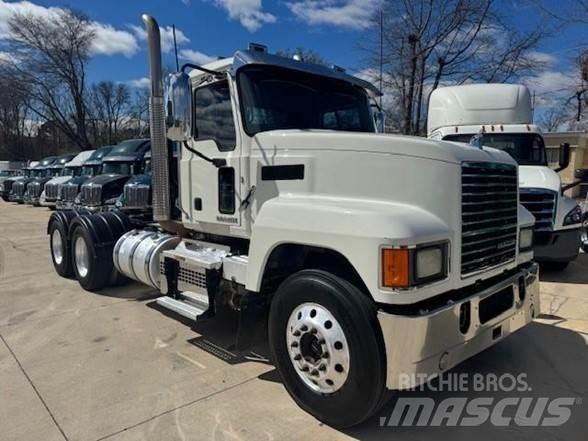 Mack PINNACLE CHU613 Vilcēji