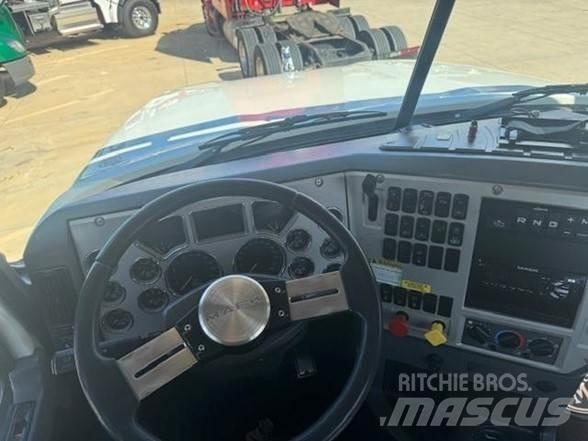 Mack PINNACLE CHU613 Vilcēji