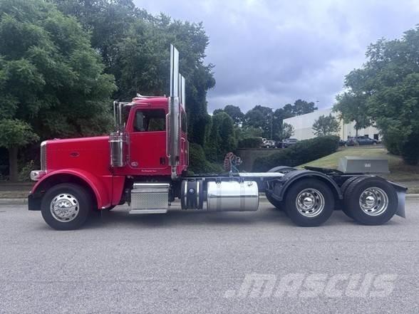 Peterbilt 389 Vilcēji