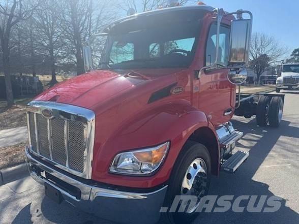 Peterbilt 536 Šasija ar kabīni