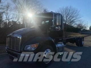Peterbilt 536 Šasija ar kabīni