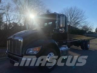 Peterbilt 536 Šasija ar kabīni