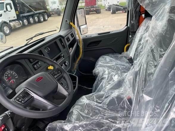 Peterbilt 536 Šasija ar kabīni