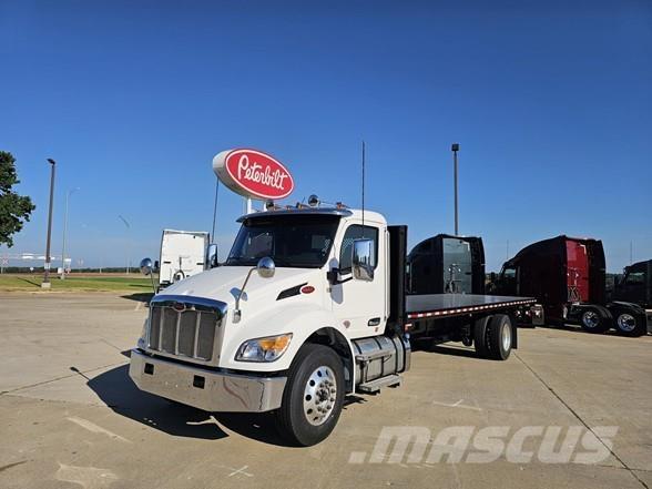 Peterbilt 536 Platformas/izkraušana no sāniem