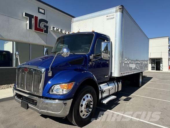 Peterbilt 537 Furgons