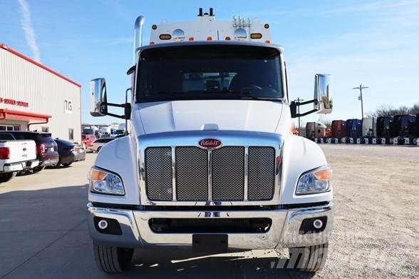 Peterbilt 537 Atkritumu izvešanas transports