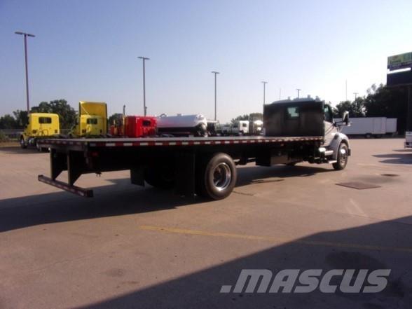 Peterbilt 537 Platformas/izkraušana no sāniem
