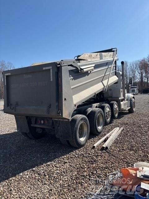 Peterbilt 567 Pašizgāzējs