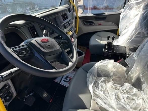 Peterbilt 567 Atkritumu izvešanas transports