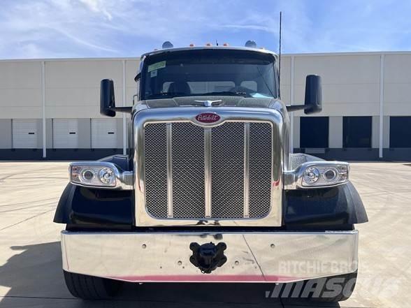 Peterbilt 567 Pašizgāzējs