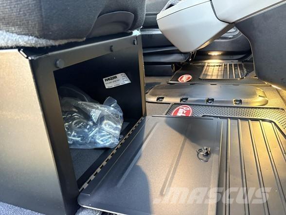 Peterbilt 567 Pašizgāzējs